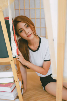 爱矢峰子